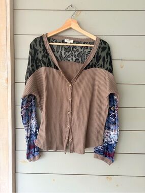 Umgee Mixed Print Waffle Knit Button Front Top Size L Boho Leopard